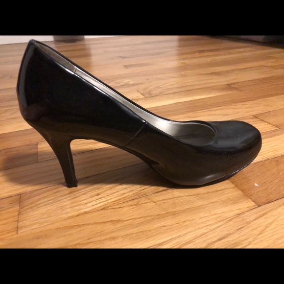 Black Heels - Picture 2 of 3